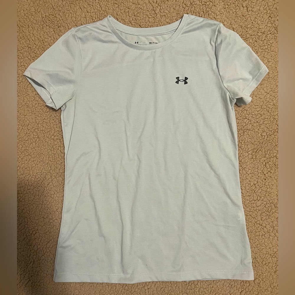 silver/gray athletic under armor tee